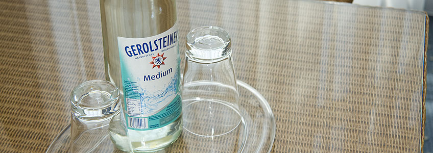 Flasche Wasser